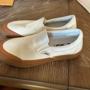 Vans white upper with gum sole, sz 8 men